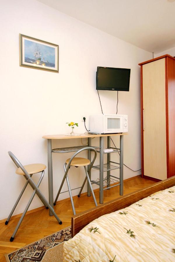 Apartments And Rooms By The Sea Racisce, Korcula - 4341 Dış mekan fotoğraf
