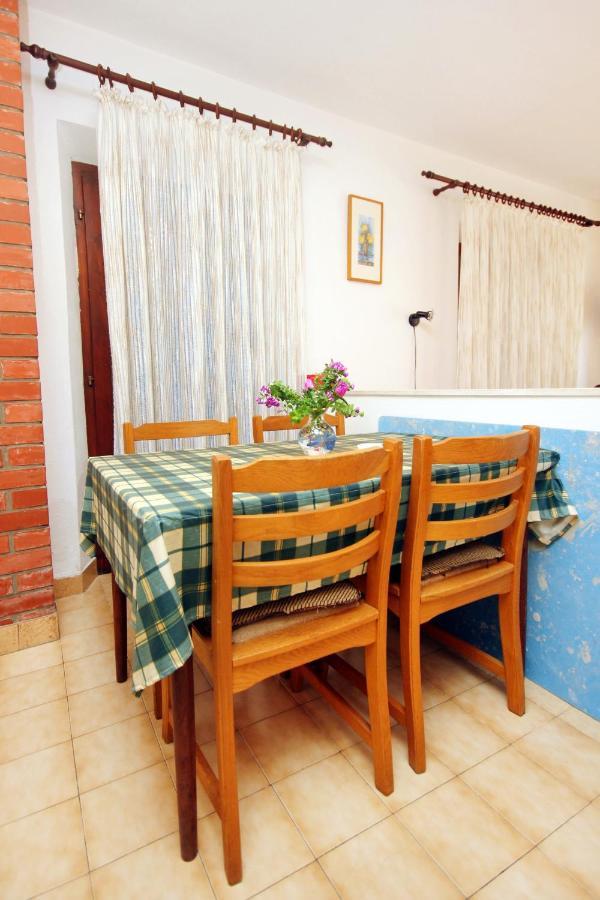 Apartments And Rooms By The Sea Racisce, Korcula - 4341 Dış mekan fotoğraf
